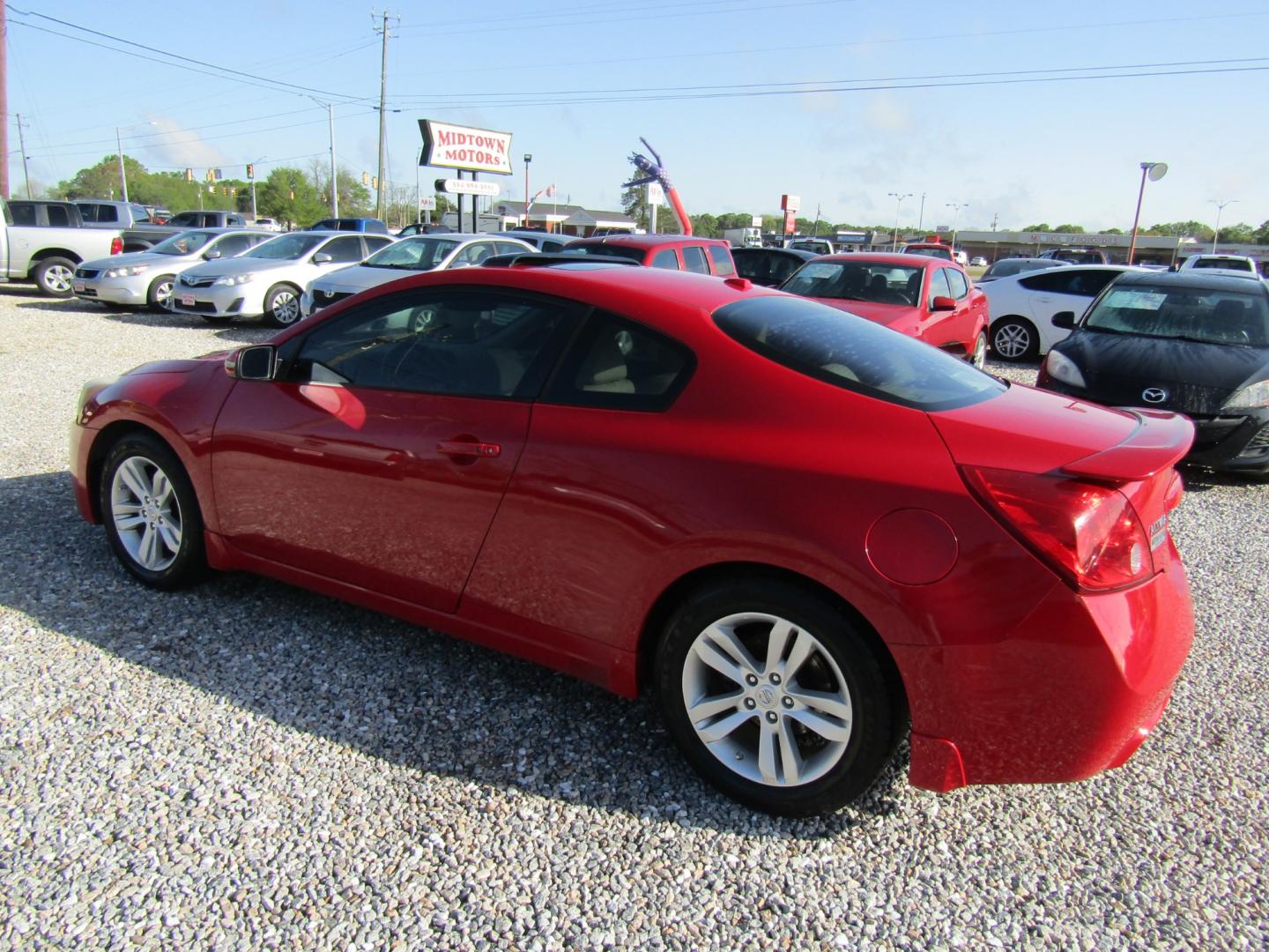 2012 Red /Tan Nissan Altima 2.5 S 6M/T Coupe (1N4AL2EP0CC) with an 2.5L L4 DOHC 16V engine, Automatic transmission, located at 15016 S Hwy 231, Midland City, AL, 36350, (334) 983-3001, 31.306210, -85.495277 - Photo#4